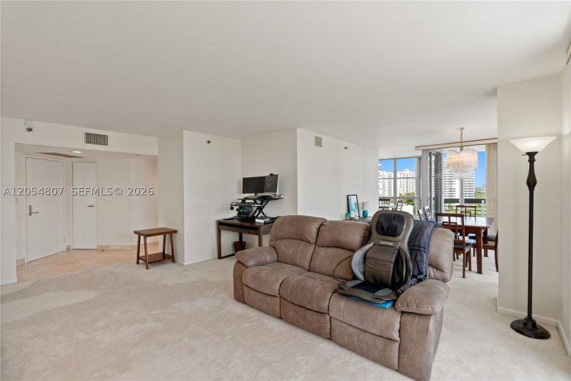 Condo for sale at Mystic Pointe 300 1207
