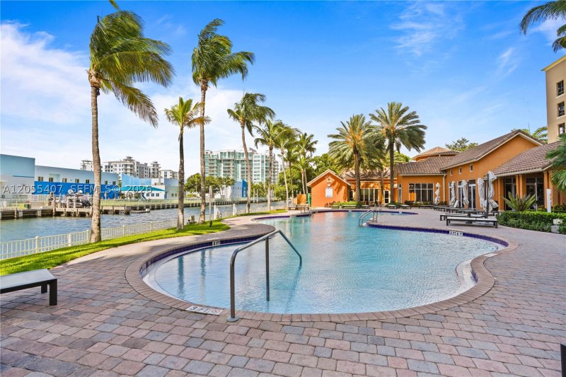 Aventura Marina II Apt #1010
