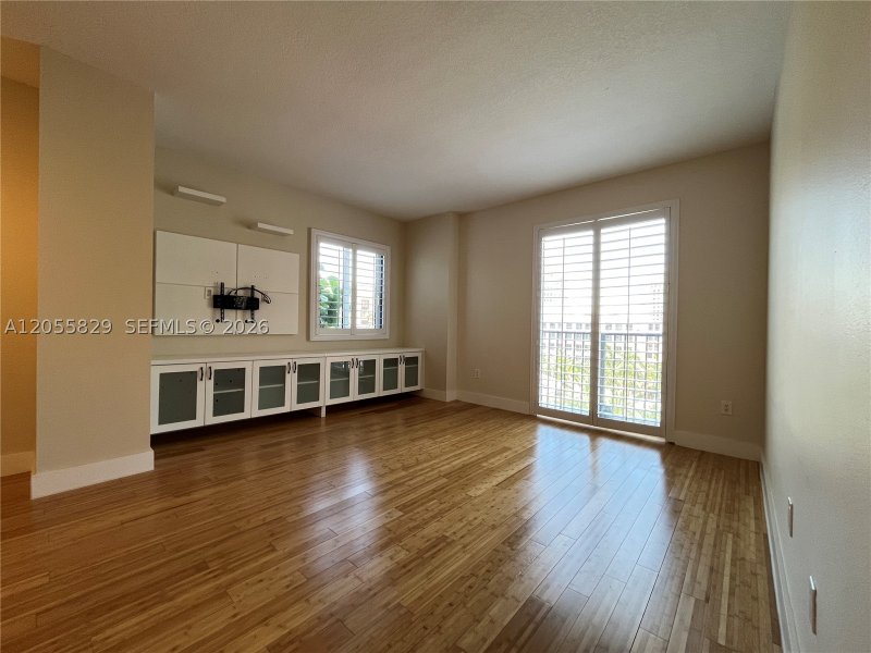 Apartment for rent at Ten Aragon 614