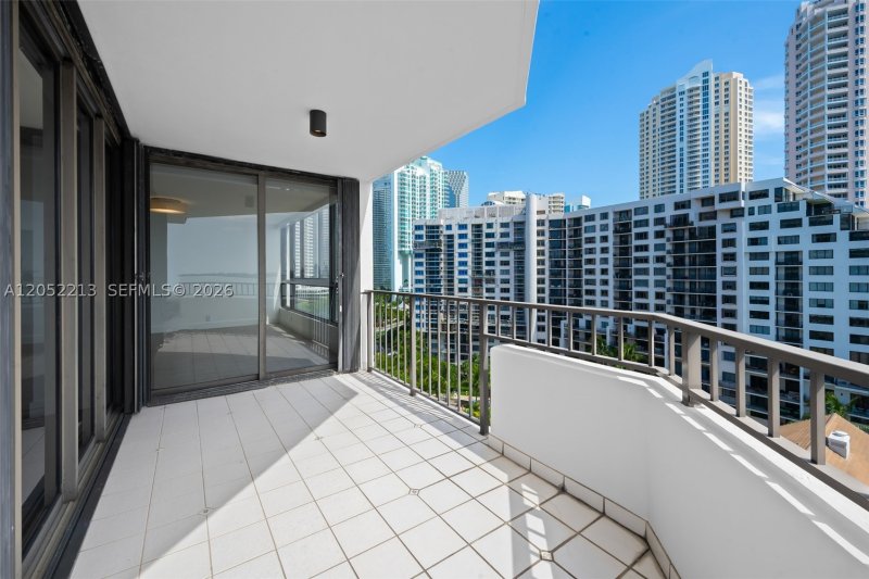 Apartment for rent at Brickell Key One A1206