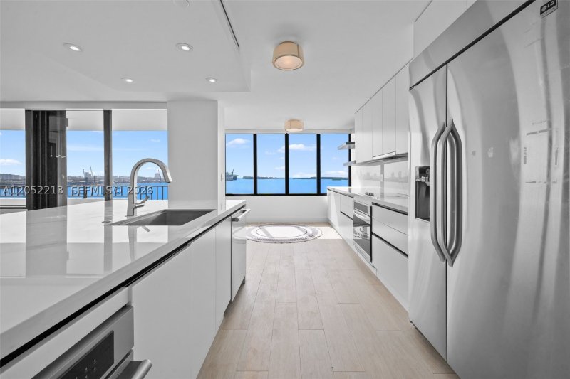 Apartment for rent at Brickell Key One A1206