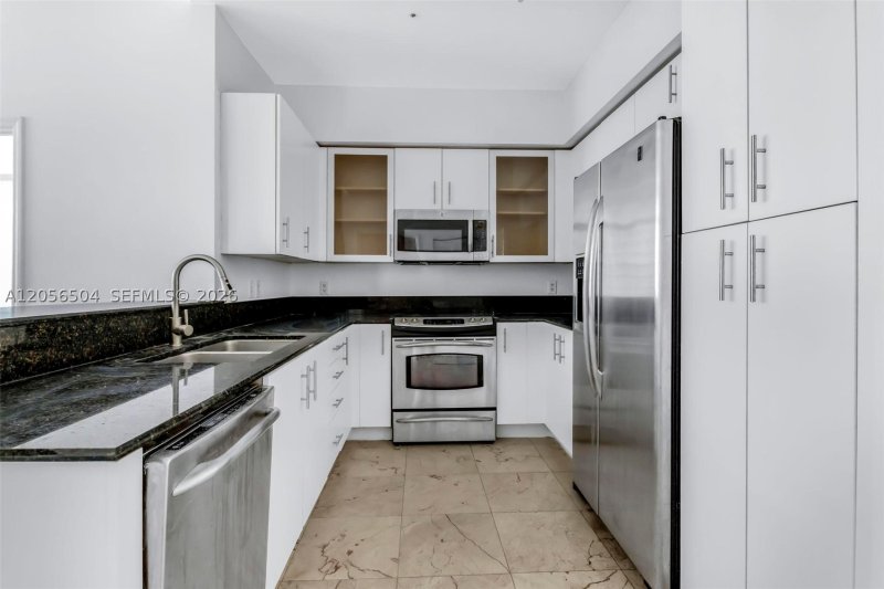 Condo for sale at 360 Condominium West PH19