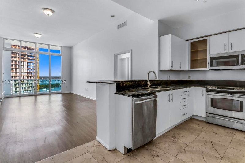 Condo for sale at 360 Condominium West PH19
