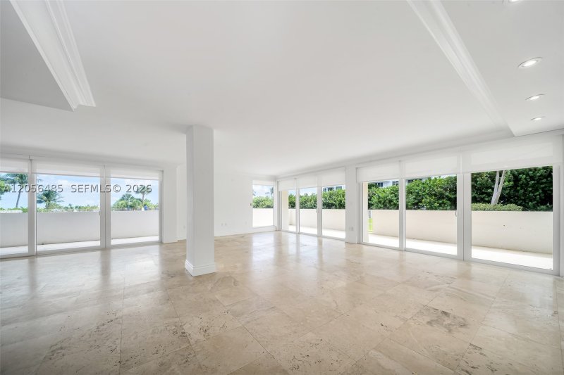 Comprar apartamento en Commodore Club South 201
