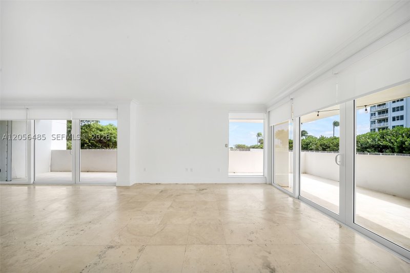 Comprar apartamento en Commodore Club South 201