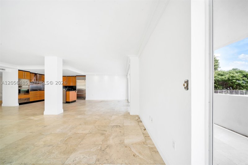 Comprar apartamento en Commodore Club South 201