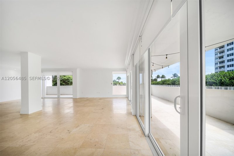 Comprar apartamento en Commodore Club South 201