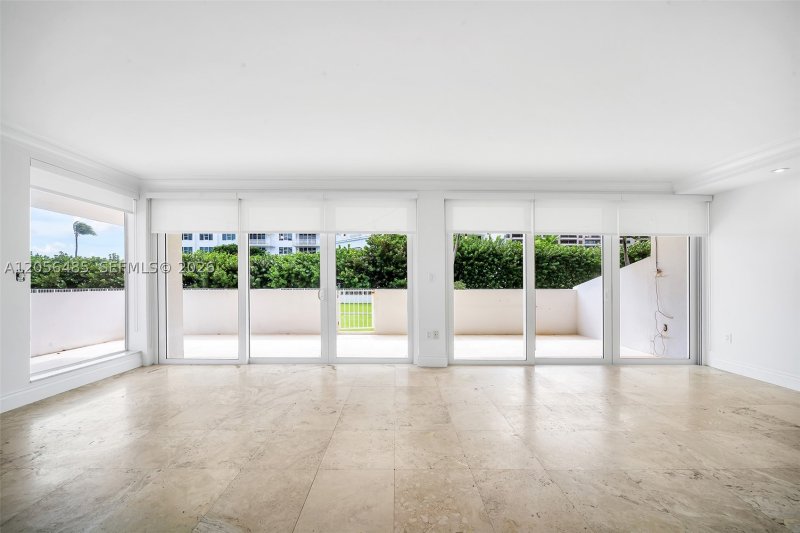 Comprar apartamento en Commodore Club South 201