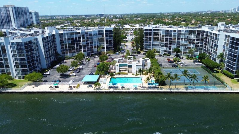 Apartment for rent at Oceanview Park 823