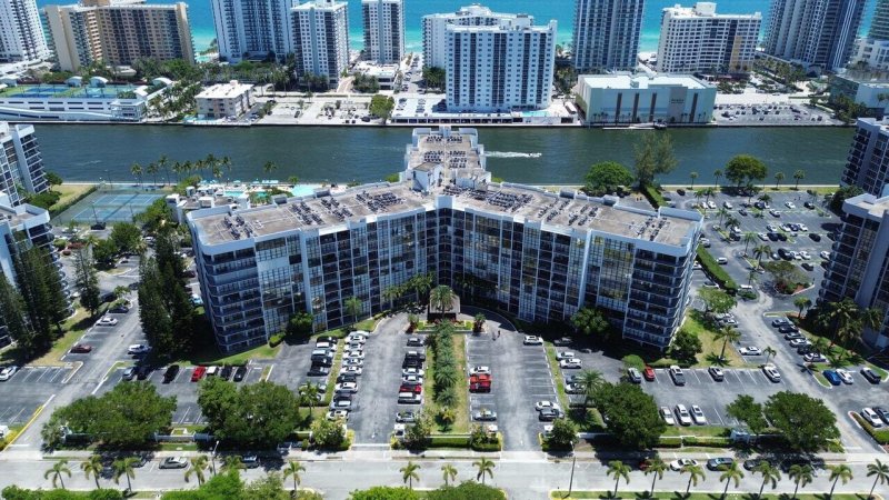 Apartment for rent at Oceanview Park 823