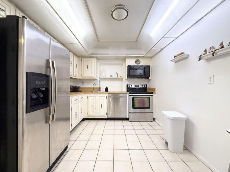 Apartment for rent at Oceanview Park 823