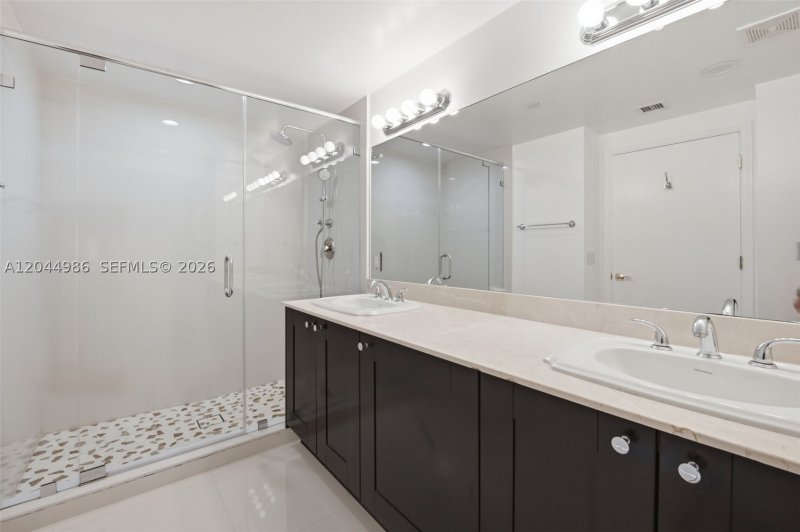 Alquiler de apartamento en One Village Place 518