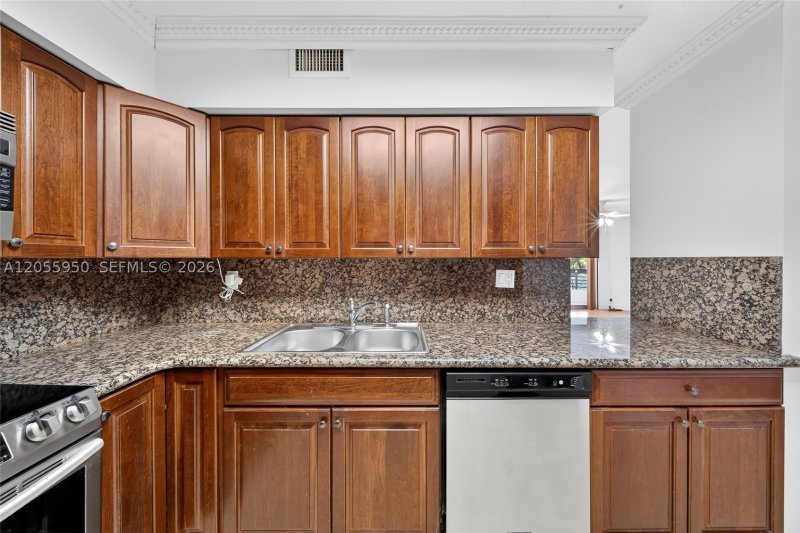Comprar apartamento en Mystic Pointe 300 310