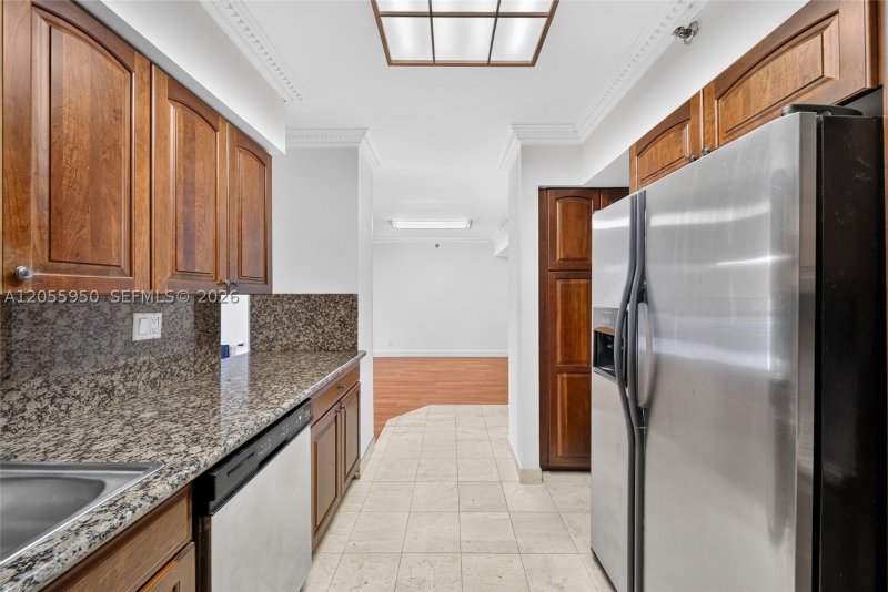 Comprar apartamento en Mystic Pointe 300 310