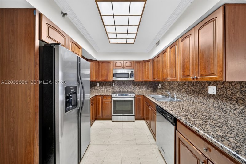 Comprar apartamento en Mystic Pointe 300 310