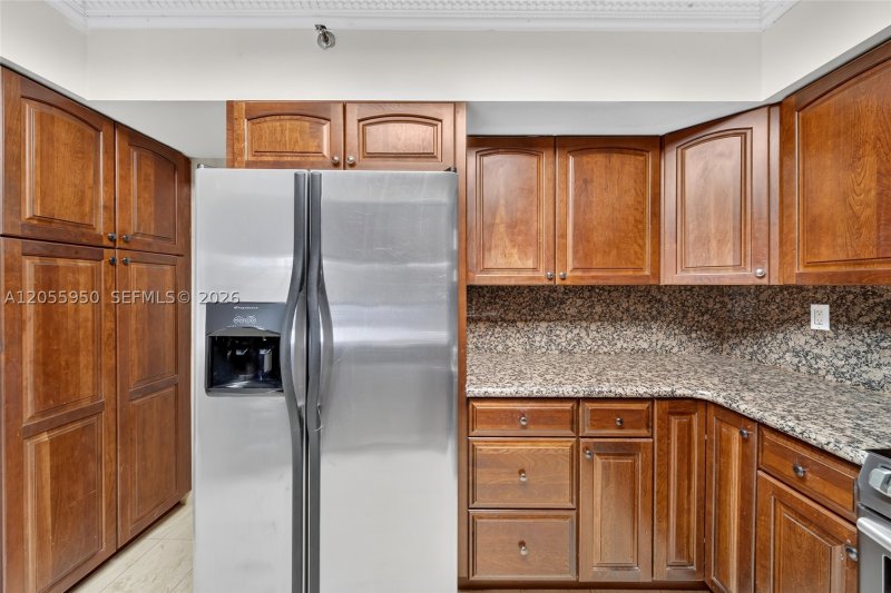 Comprar apartamento en Mystic Pointe 300 310
