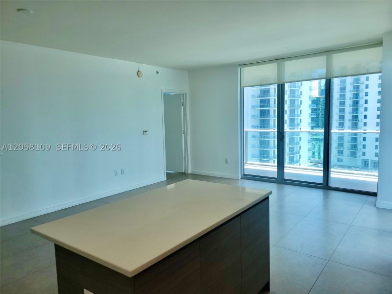 Comprar apartamento en 1100 Millecento 2001