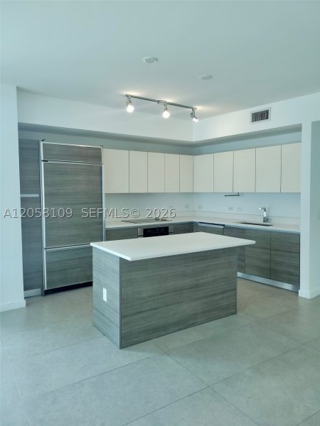Comprar apartamento en 1100 Millecento 2001