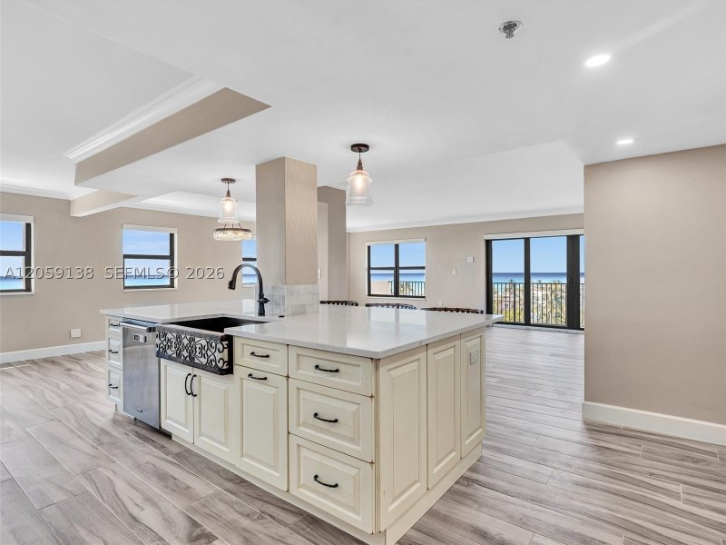 Condo for sale at The Summit 802S