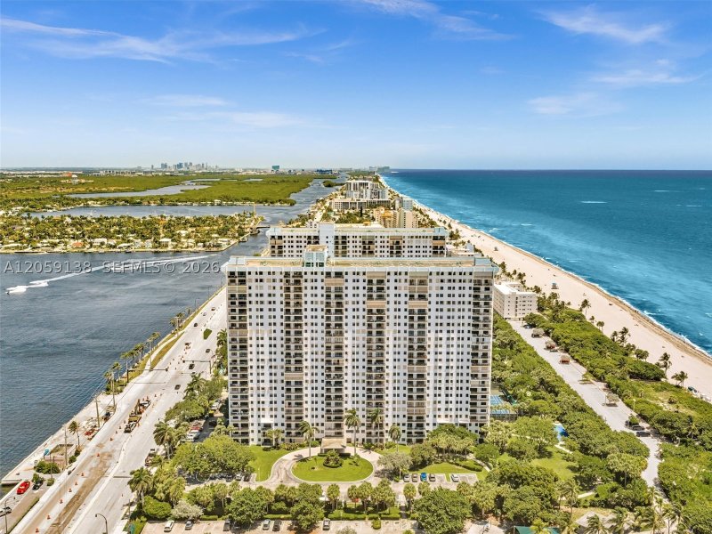 Condo for sale at The Summit 802S