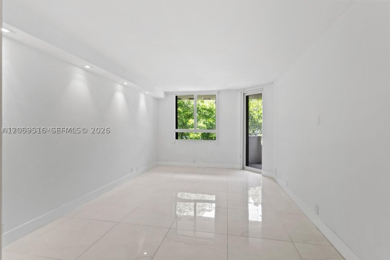 Alquiler de apartamento en Key Colony IV Botanica 207