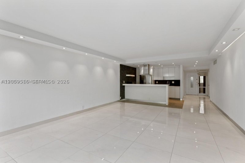 Alquiler de apartamento en Key Colony IV Botanica 207