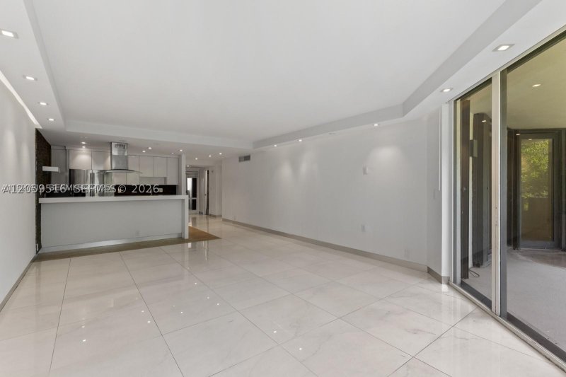 Alquiler de apartamento en Key Colony IV Botanica 207