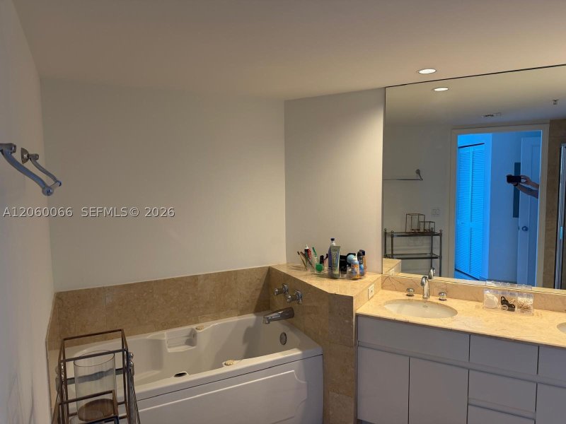 Comprar apartamento en Three Tequesta Point 1102
