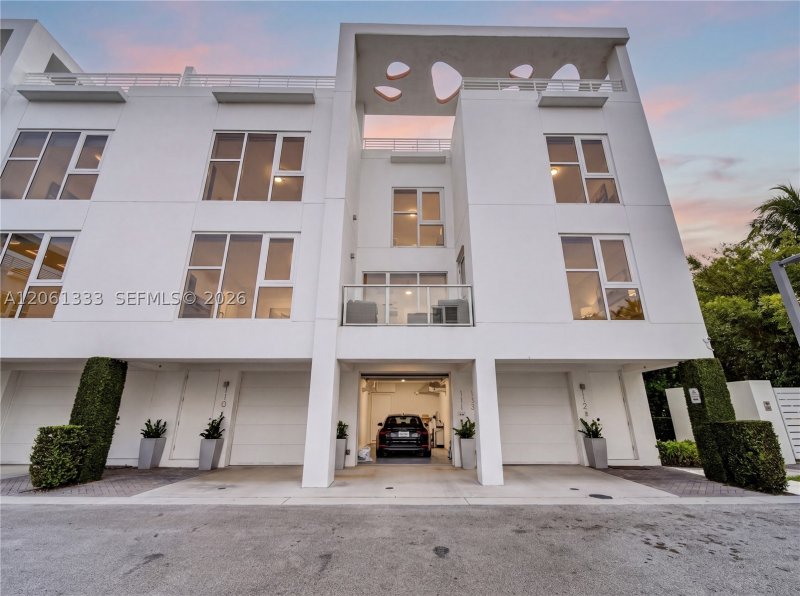 Condo for sale at One Bay Residences 111