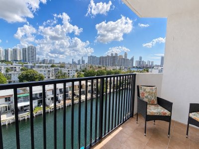 Coral Isle East Apt #704
