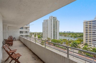 Oceanside Plaza Apt #10V