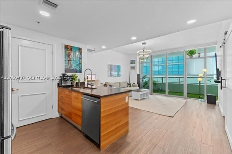 Comprar apartamento no Midtown Miami 4 L0202