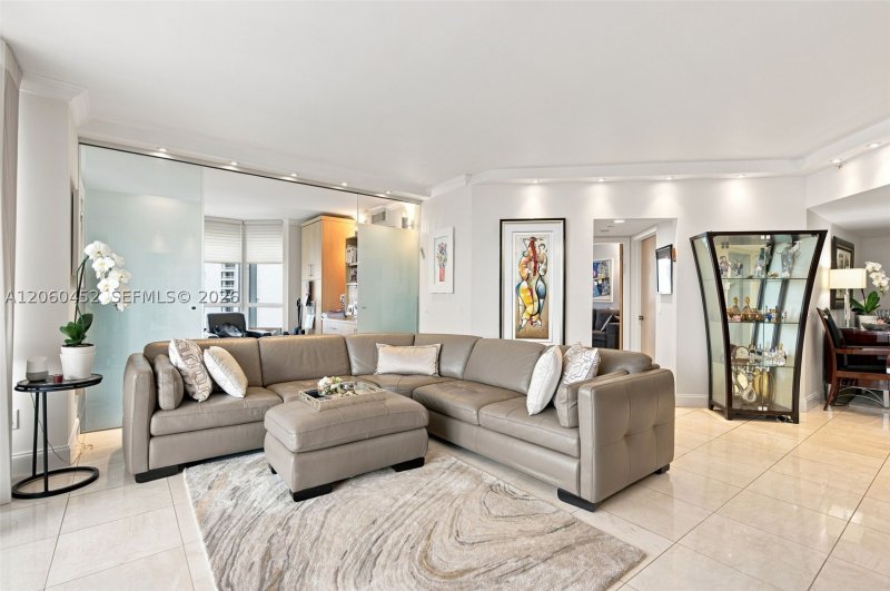 Comprar apartamento en North Tower at The Point 1502