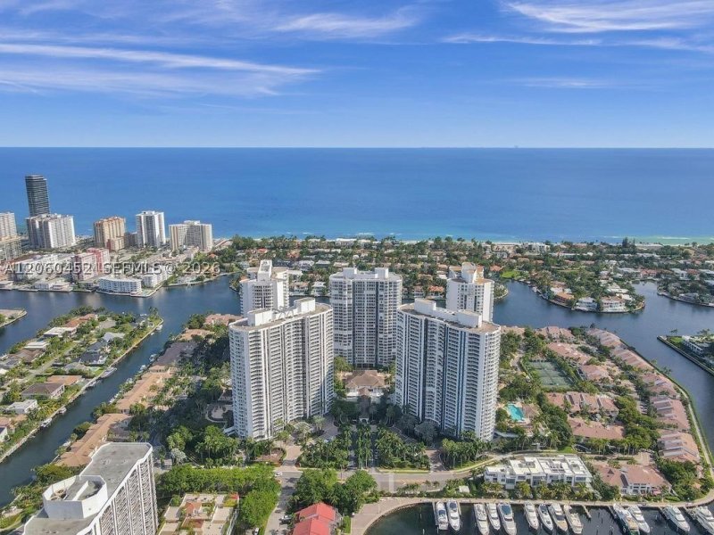 Comprar apartamento en North Tower at The Point 1502