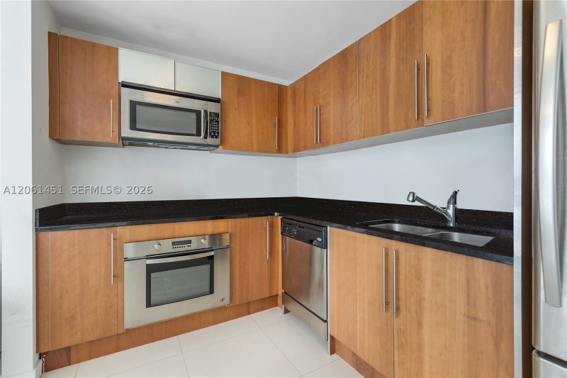 Condo for sale at Met 1 T-2309