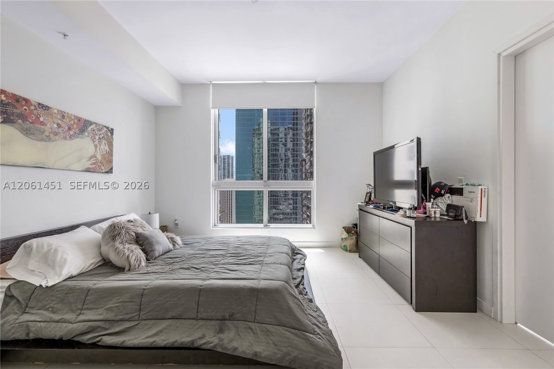 Condo for sale at Met 1 T-2309