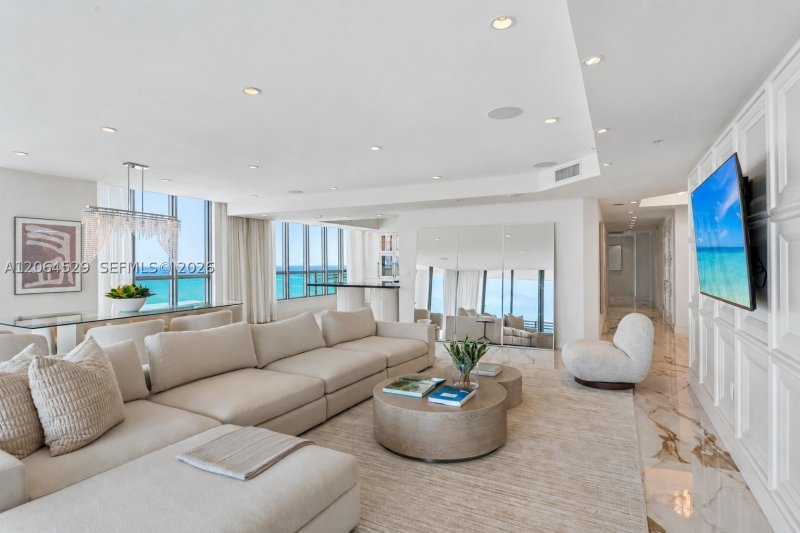 Condo for sale at Diplomat Residences 2106