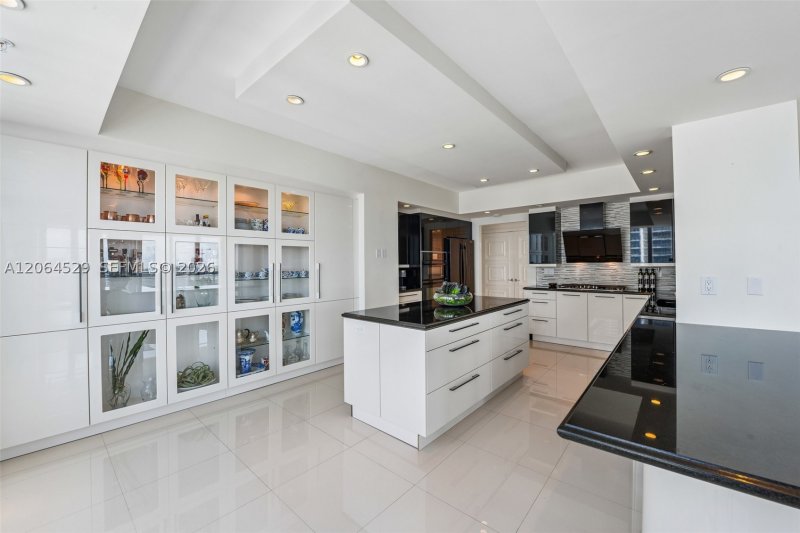 Condo for sale at Diplomat Residences 2106