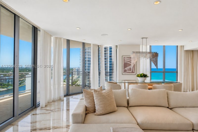 Condo for sale at Diplomat Residences 2106