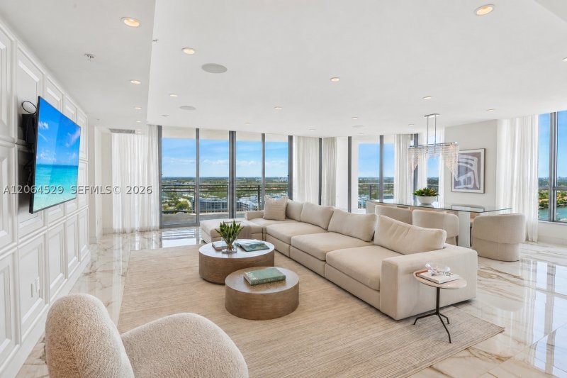 Condo for sale at Diplomat Residences 2106
