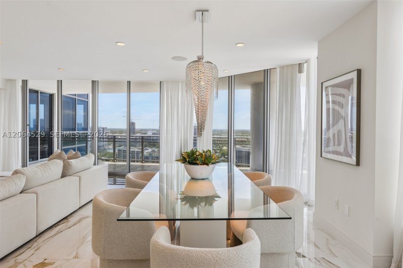 Condo for sale at Diplomat Residences 2106
