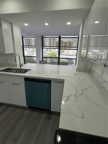 Apartment for rent at Oceanview Park 502