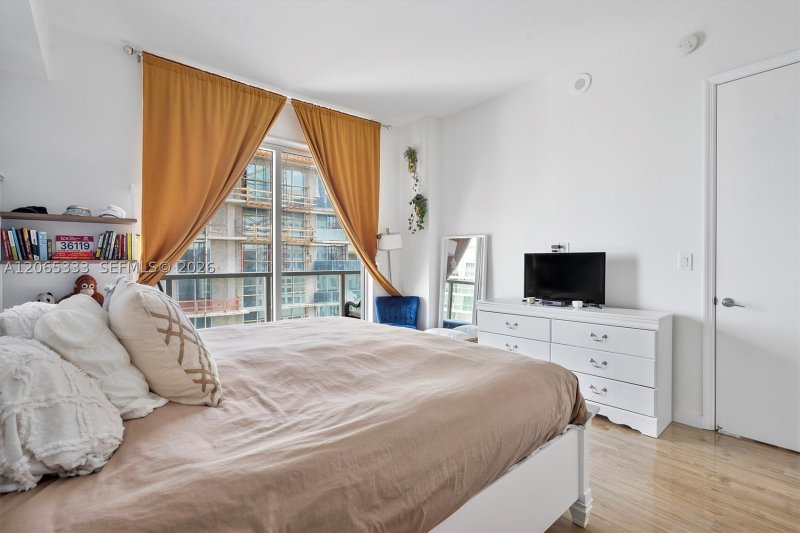 Comprar apartamento no 500 Brickell West Tower 4305