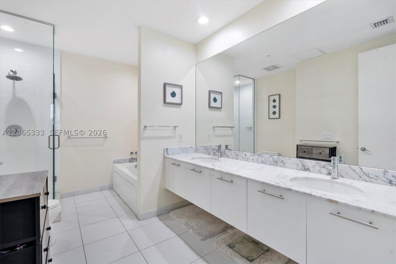 Comprar apartamento no 500 Brickell West Tower 4305