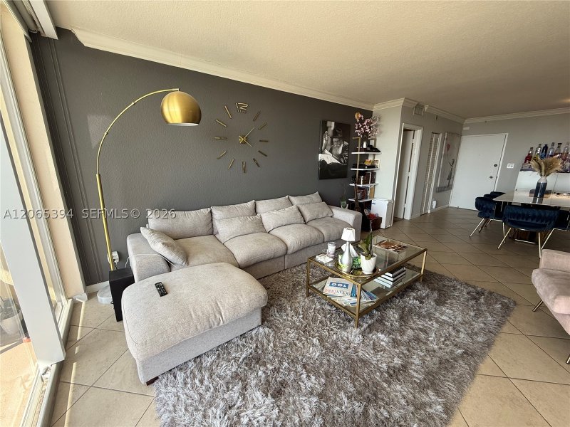 Comprar apartamento no 5600 Collins 16G