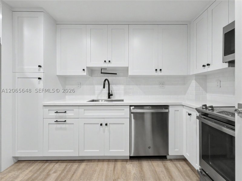 Apartment for rent at Gables Waterway Towers 818