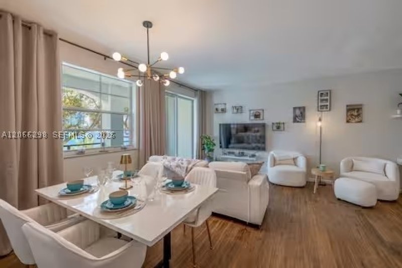 Property photo # 11