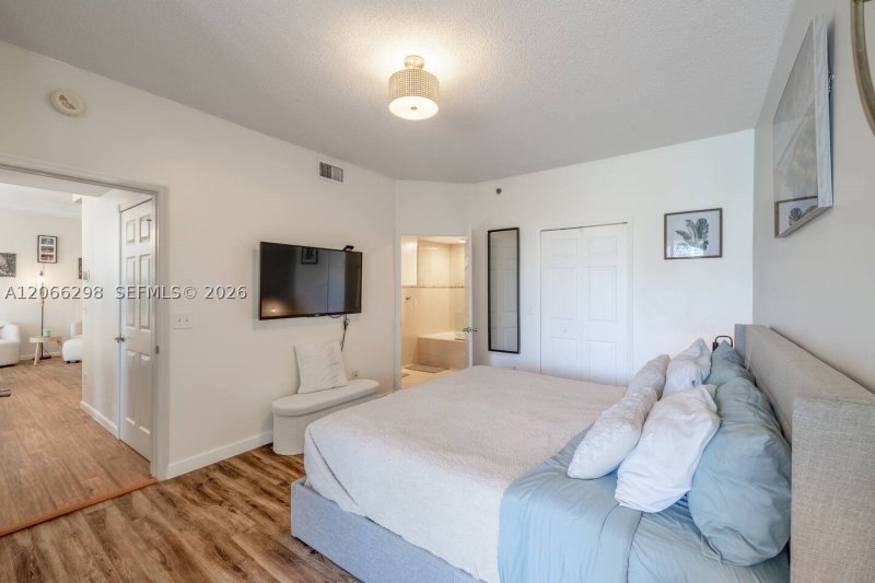 Property photo # 9