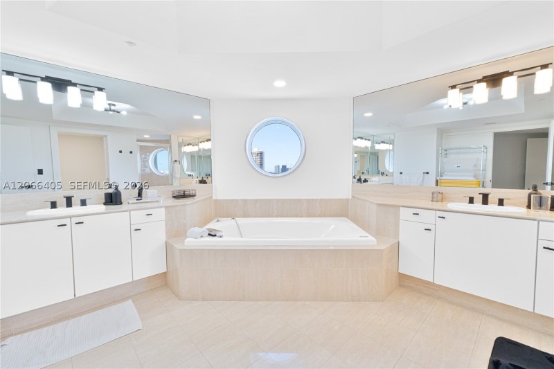 Aluguel de apartamento no 7000 Williams Island 1402