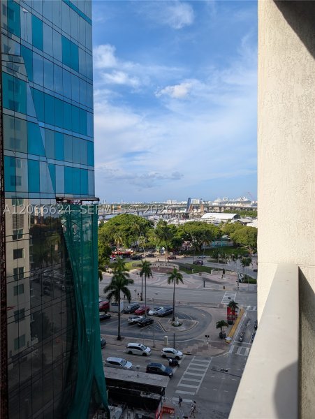 Vizcayne Everglades On The Bay Apt #808